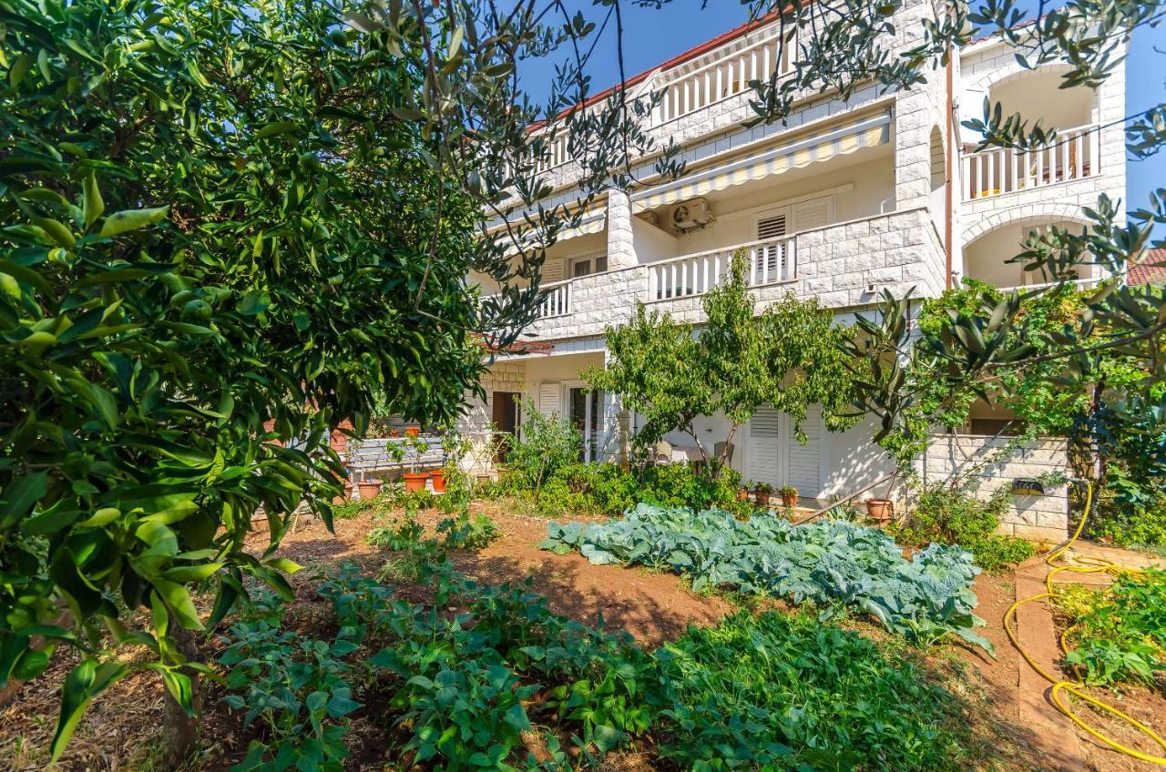 Apartments Tily Trogir Bagian luar foto