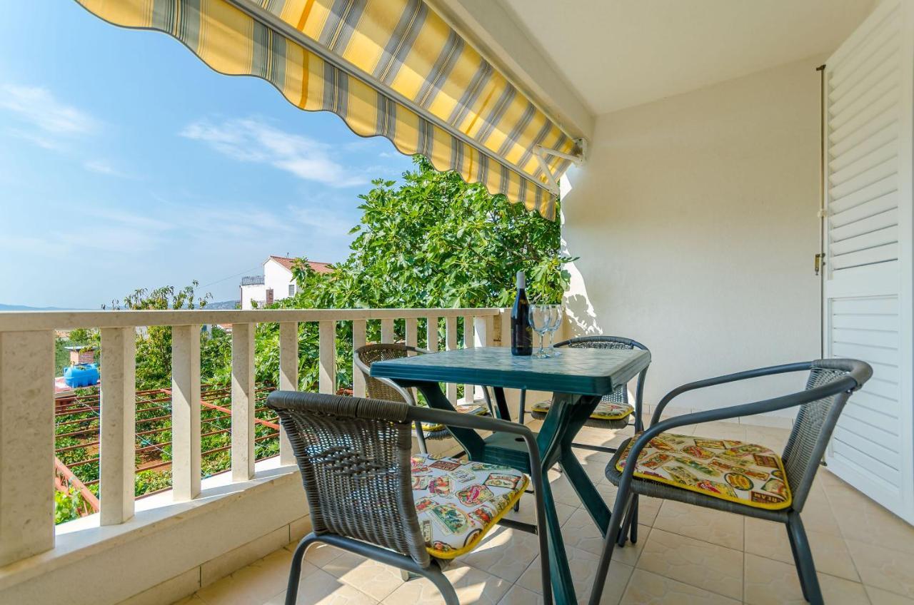 Apartments Tily Trogir Bagian luar foto