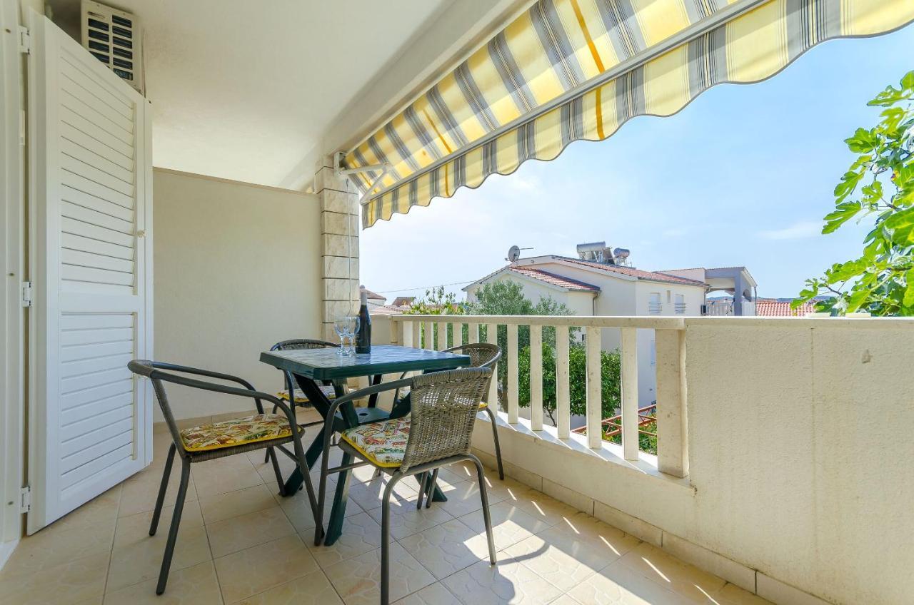 Apartments Tily Trogir Bagian luar foto