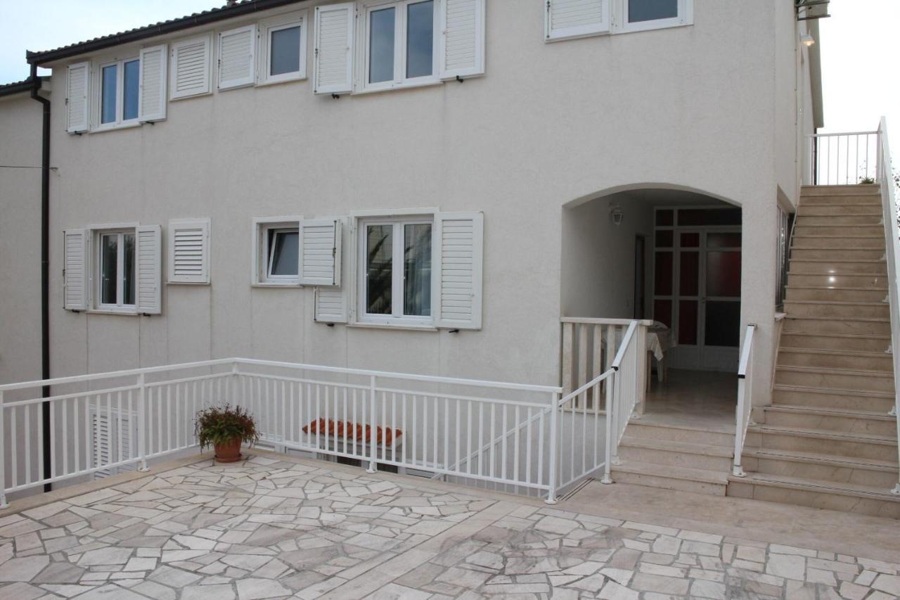 Apartments Tily Trogir Bagian luar foto